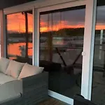 Cozy Floating House With Sauna Botel Tallinn
