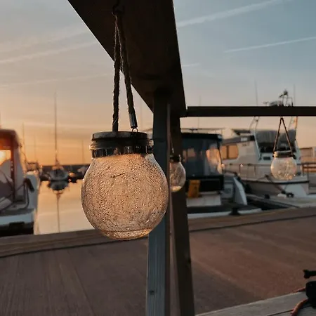 Cozy Floating House With Sauna Botel Reval