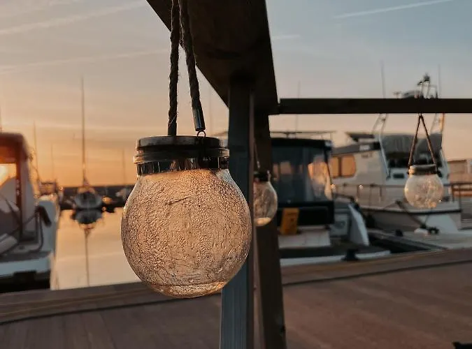 Cozy Floating House With Sauna Botel Reval