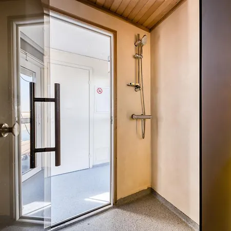 Cozy Floating House With Sauna Botel *