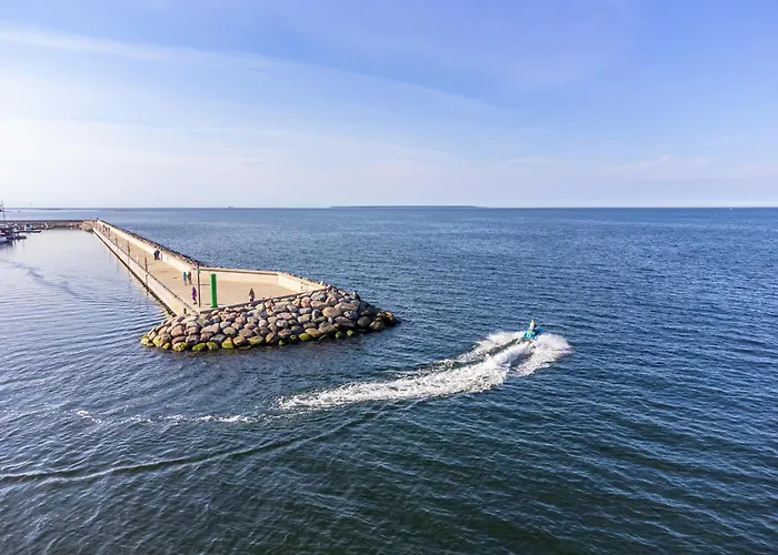 Cozy Floating House With Sauna Hotel na wodzie *